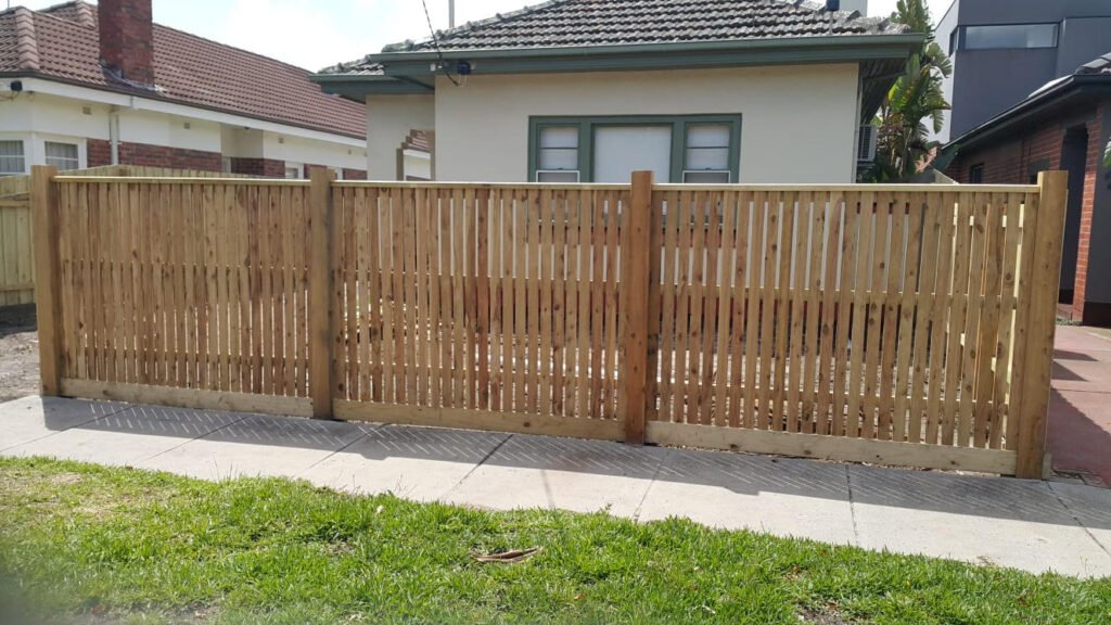 Pine Picket fence w top Cap